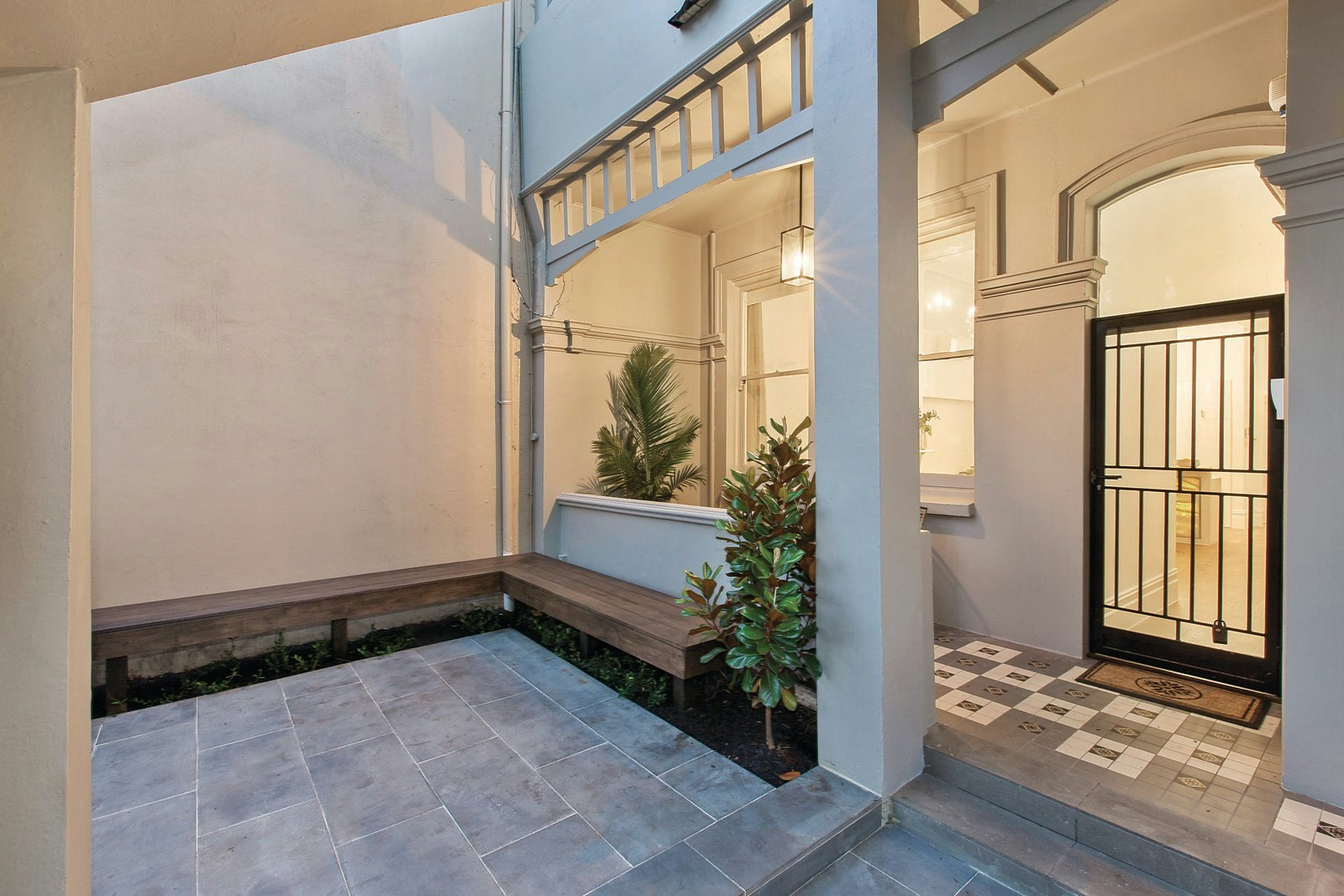 2/25 Acland Street, St Kilda, VIC