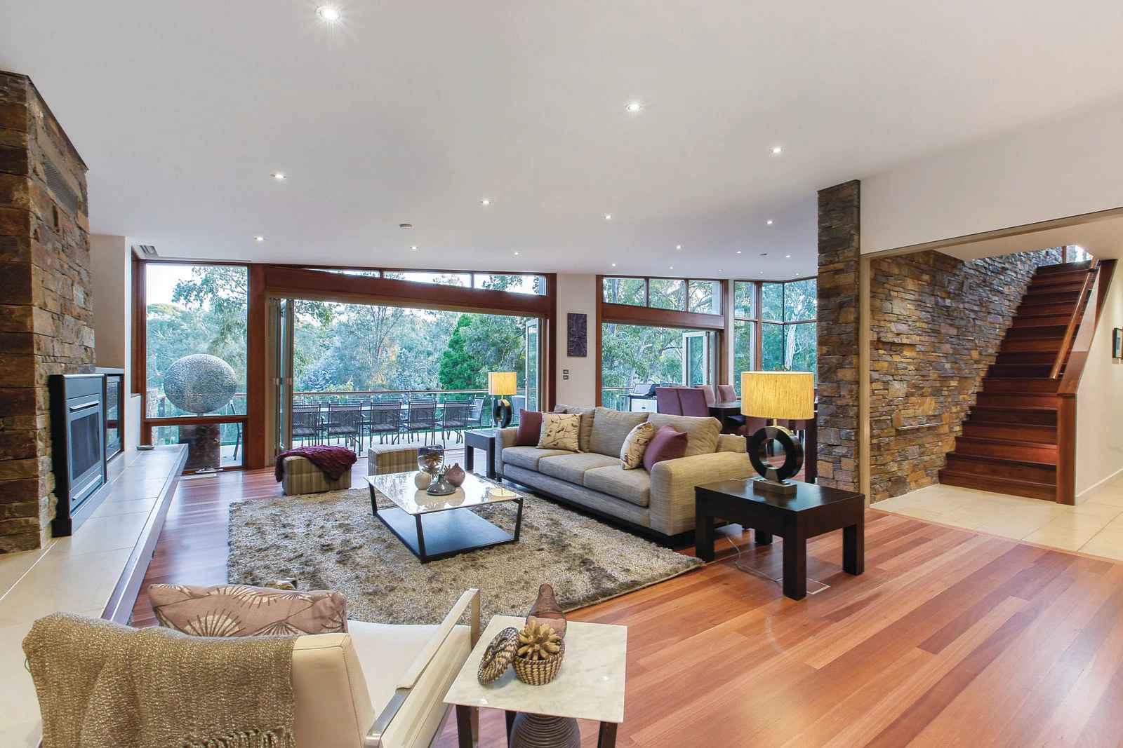 6-7 River Retreat, Kew, VIC