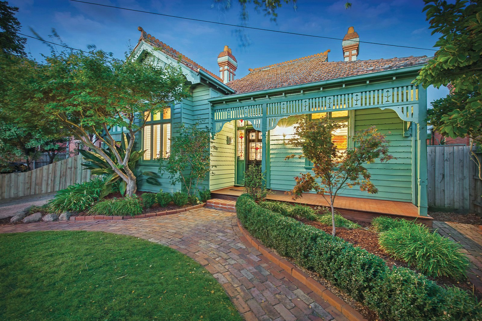 16 Tooronga Road, Malvern East, VIC