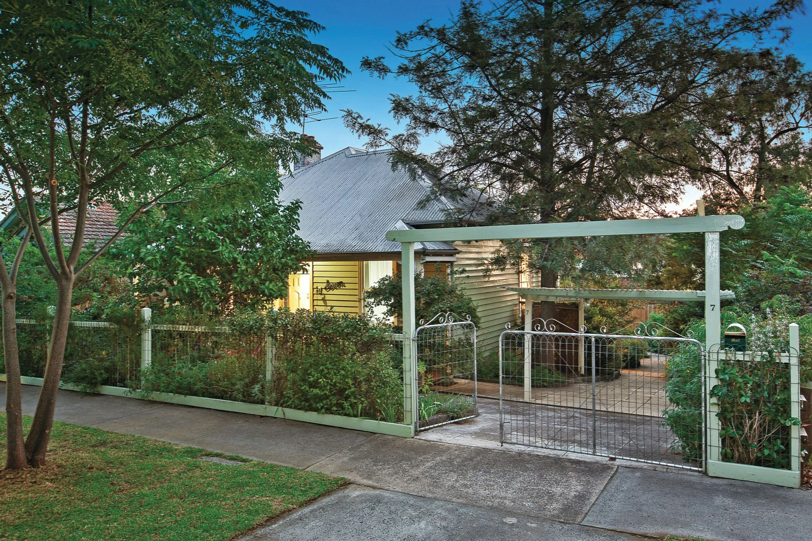 7 Byron Street, Canterbury, VIC