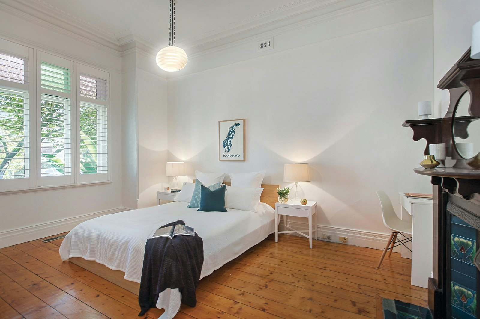 16 Tooronga Road, Malvern East, VIC