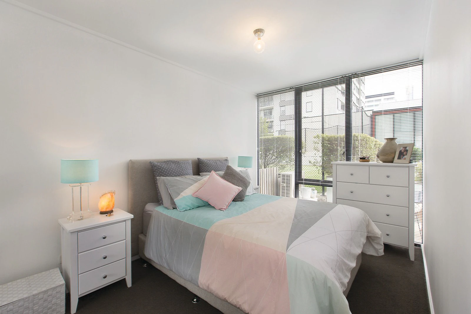 201/28 Bank Street, South Melbourne, VIC
