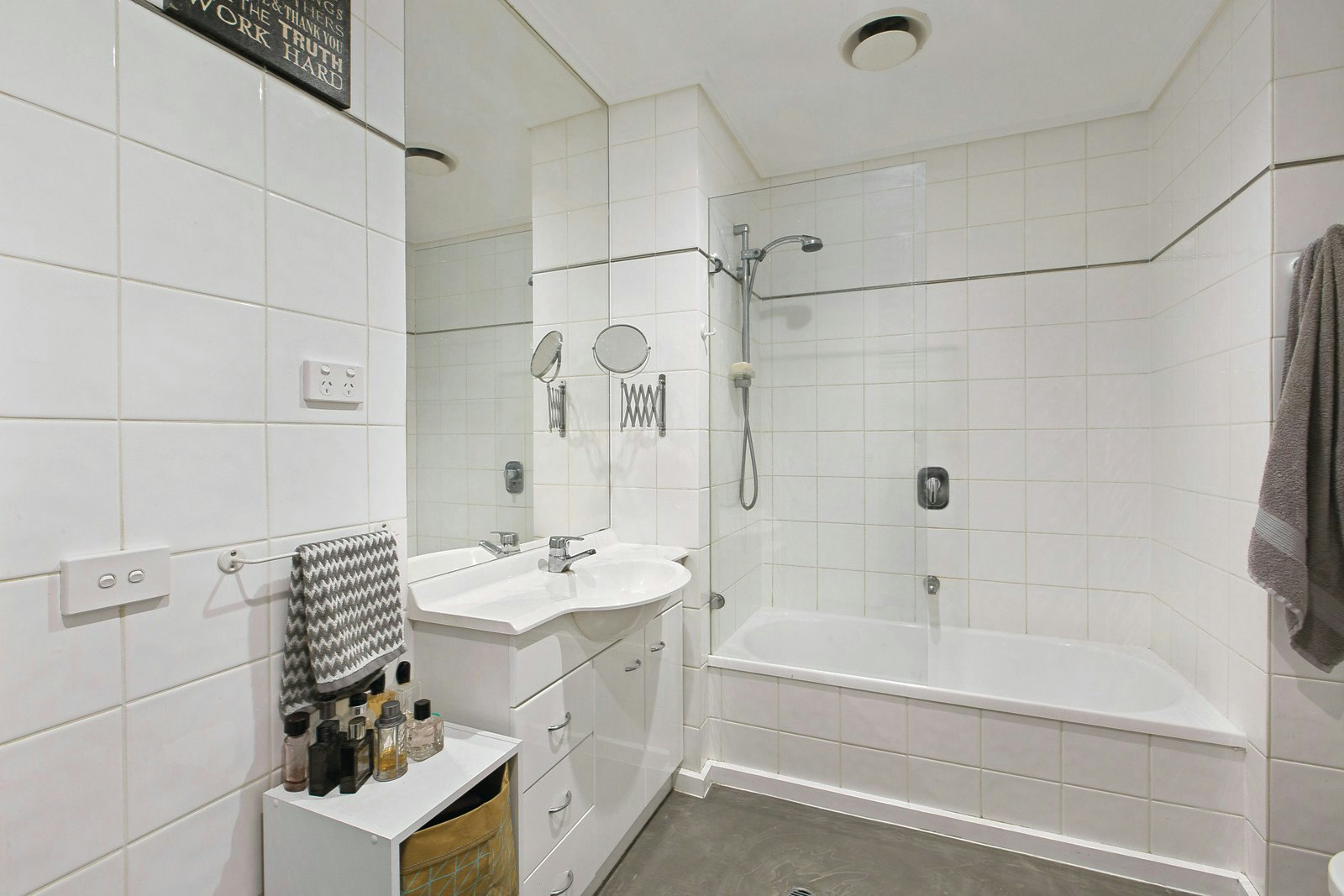 201/28 Bank Street, South Melbourne, VIC