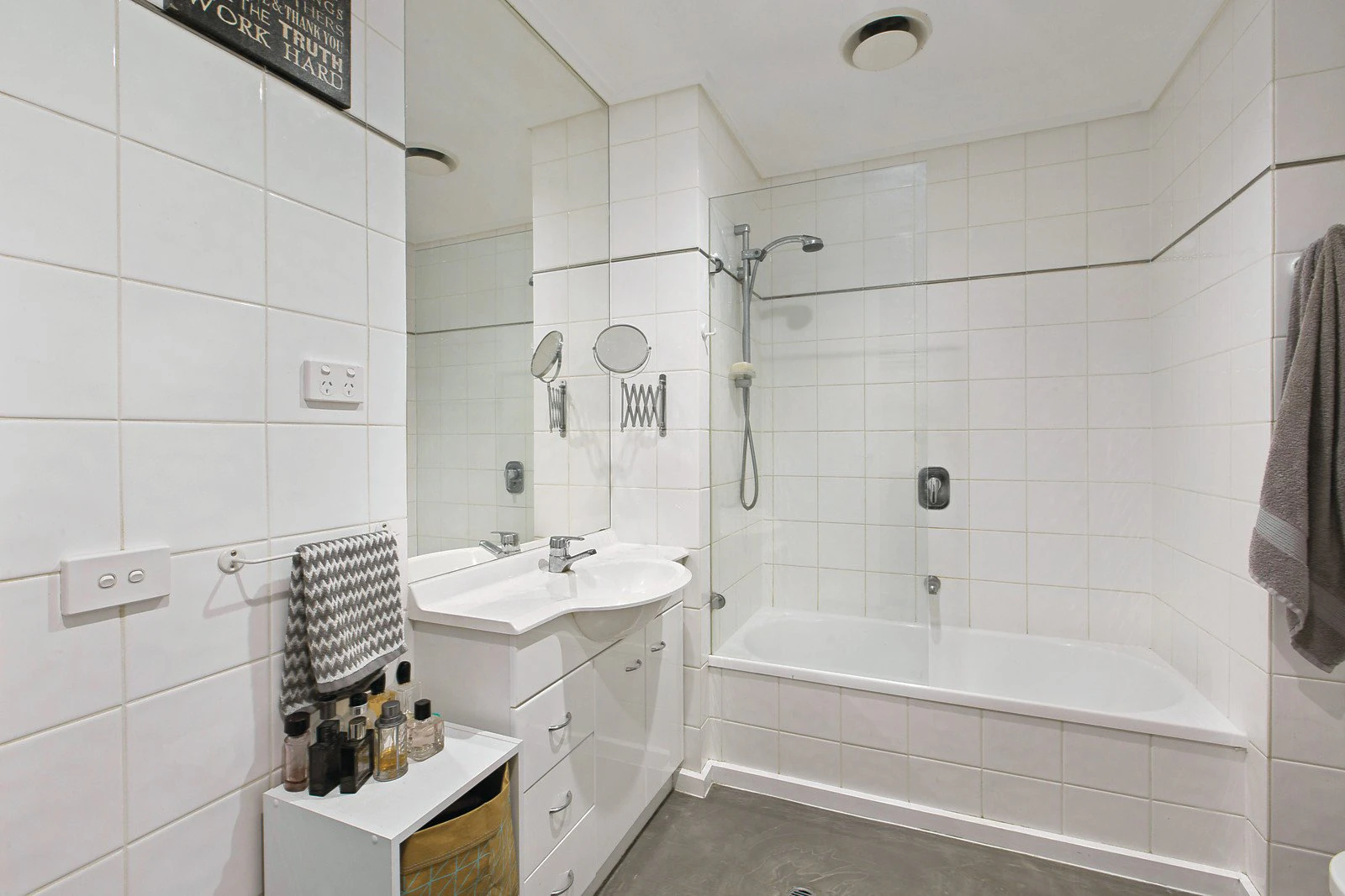 201/28 Bank Street, South Melbourne, VIC