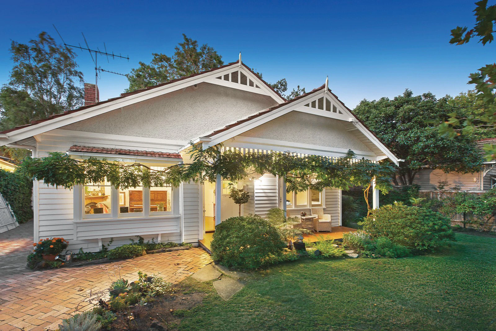 17 Kent Road, Surrey Hills, VIC