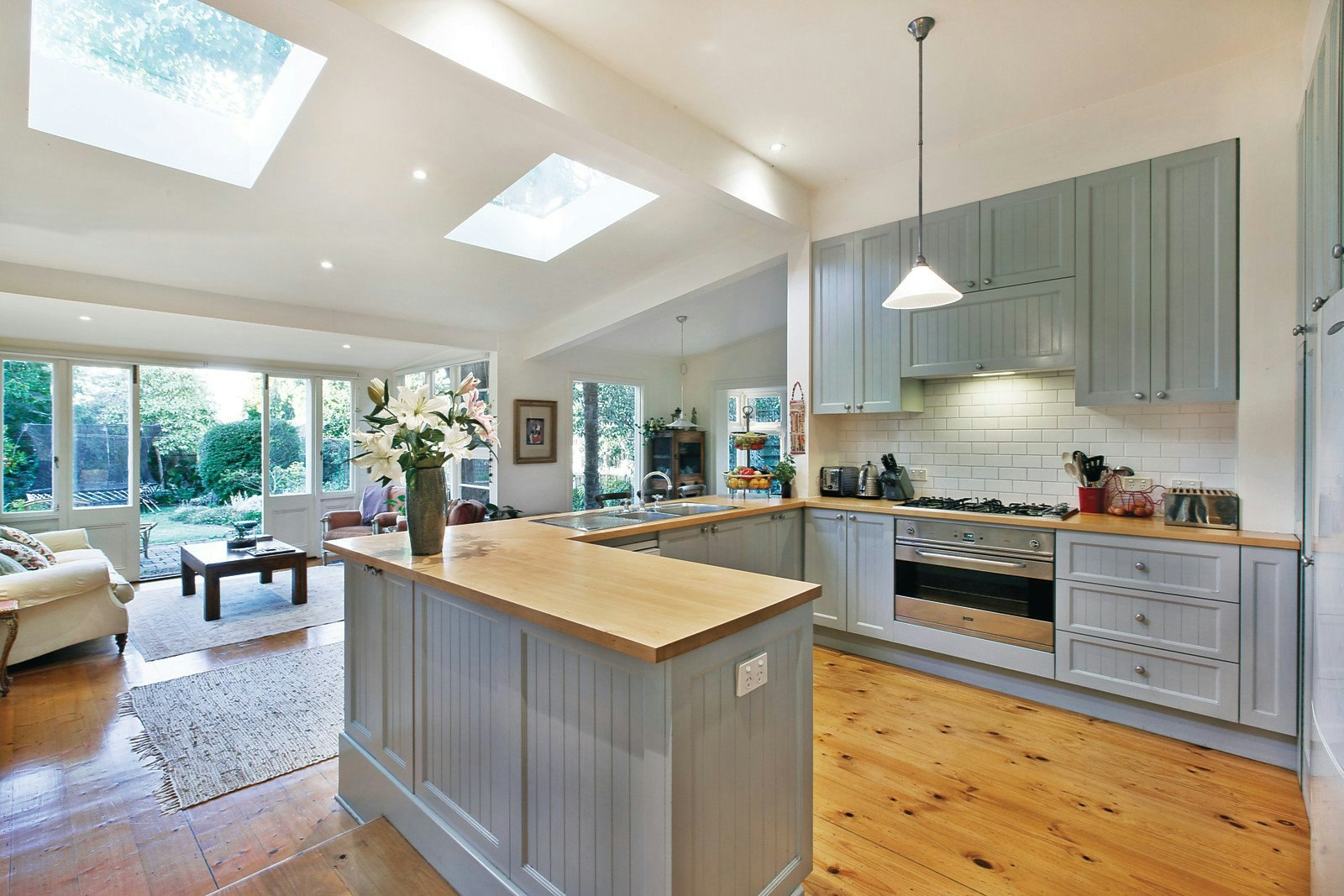 17 Kent Road, Surrey Hills, VIC