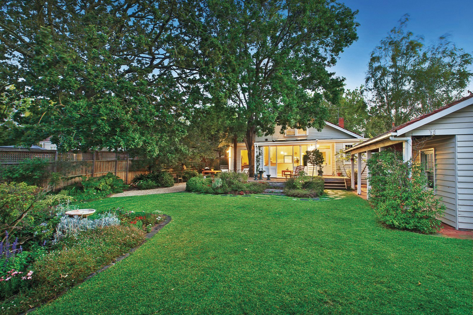 17 Kent Road, Surrey Hills, VIC