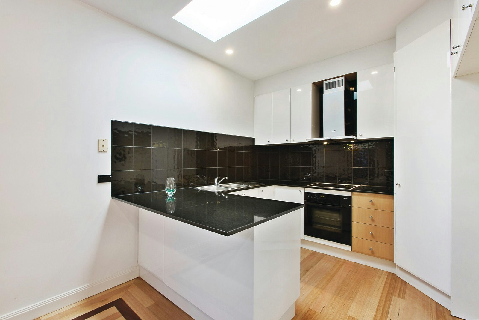 14b Lithgow Street, Glen Iris, VIC