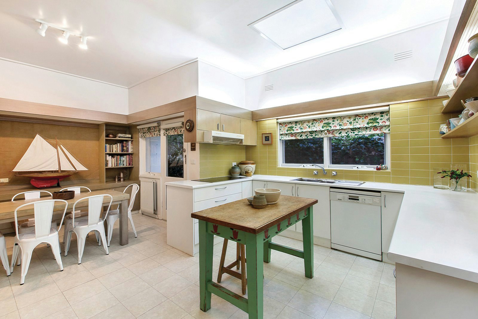 23 Kinane Street, Brighton, VIC