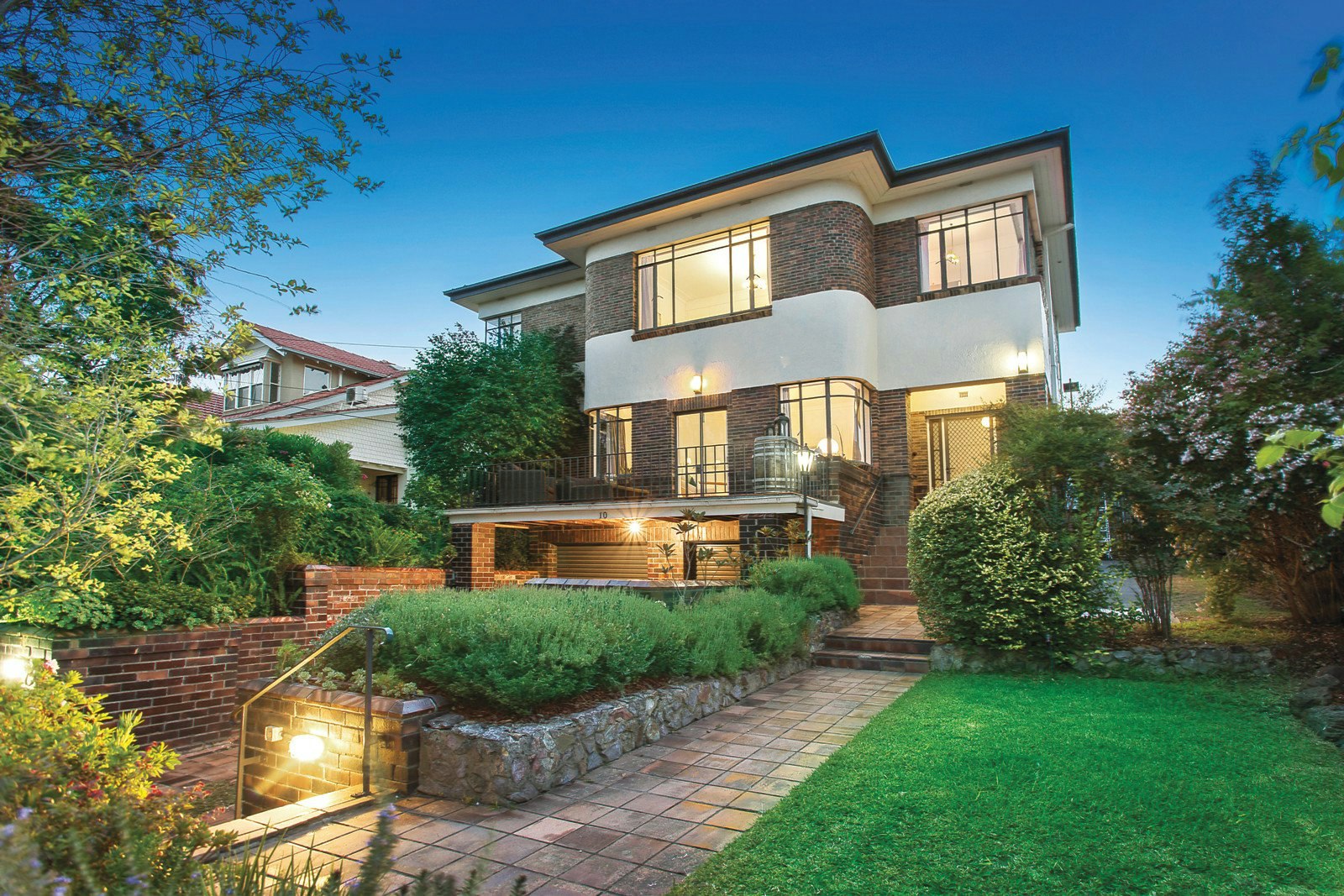 10 Westbourne Grove, Camberwell, VIC