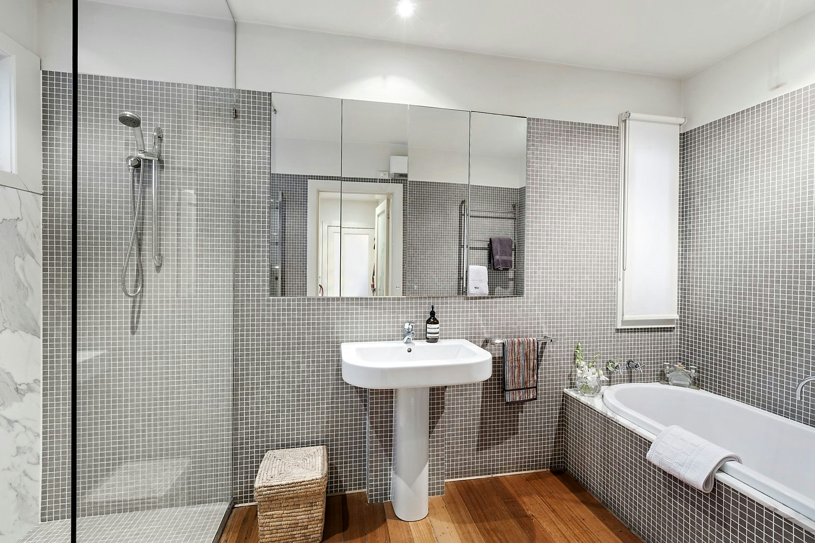 8 Mathoura Road, Toorak, VIC