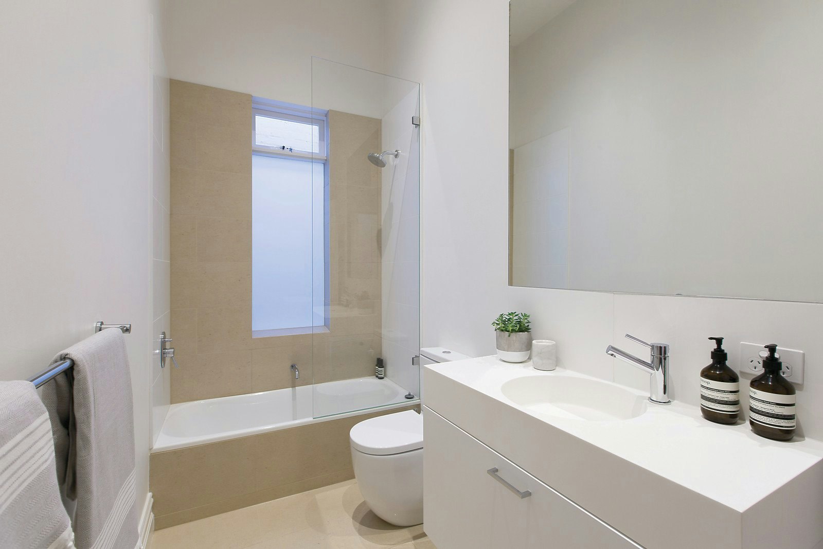 7 Evandale Road, Malvern, VIC