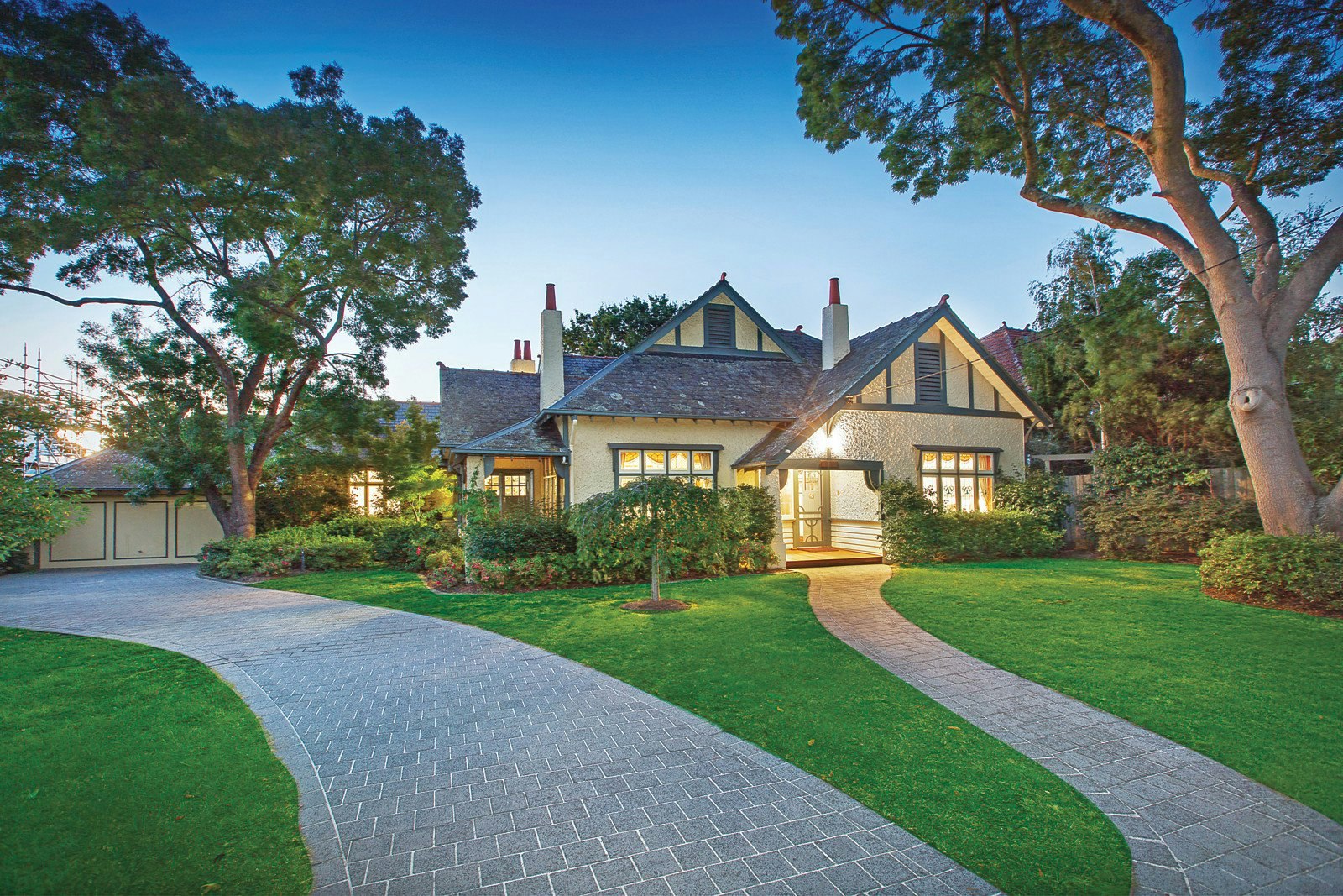 31 Mangarra Road, Canterbury, VIC