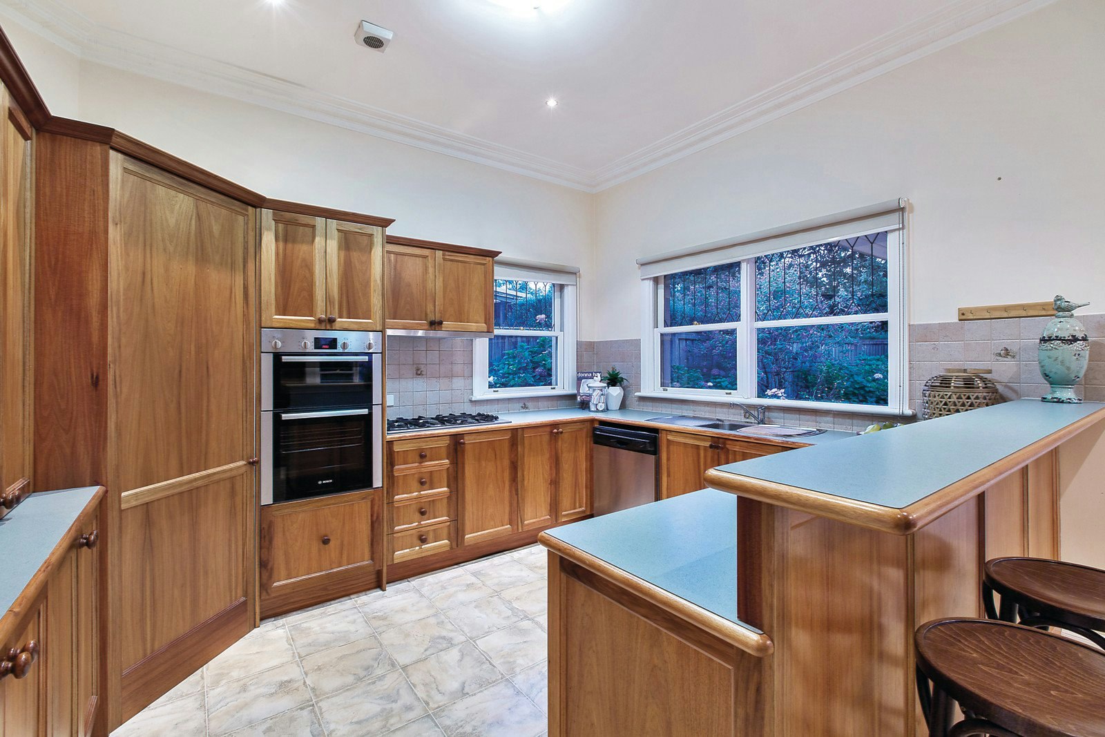 11 Pembroke Street, Surrey Hills, VIC