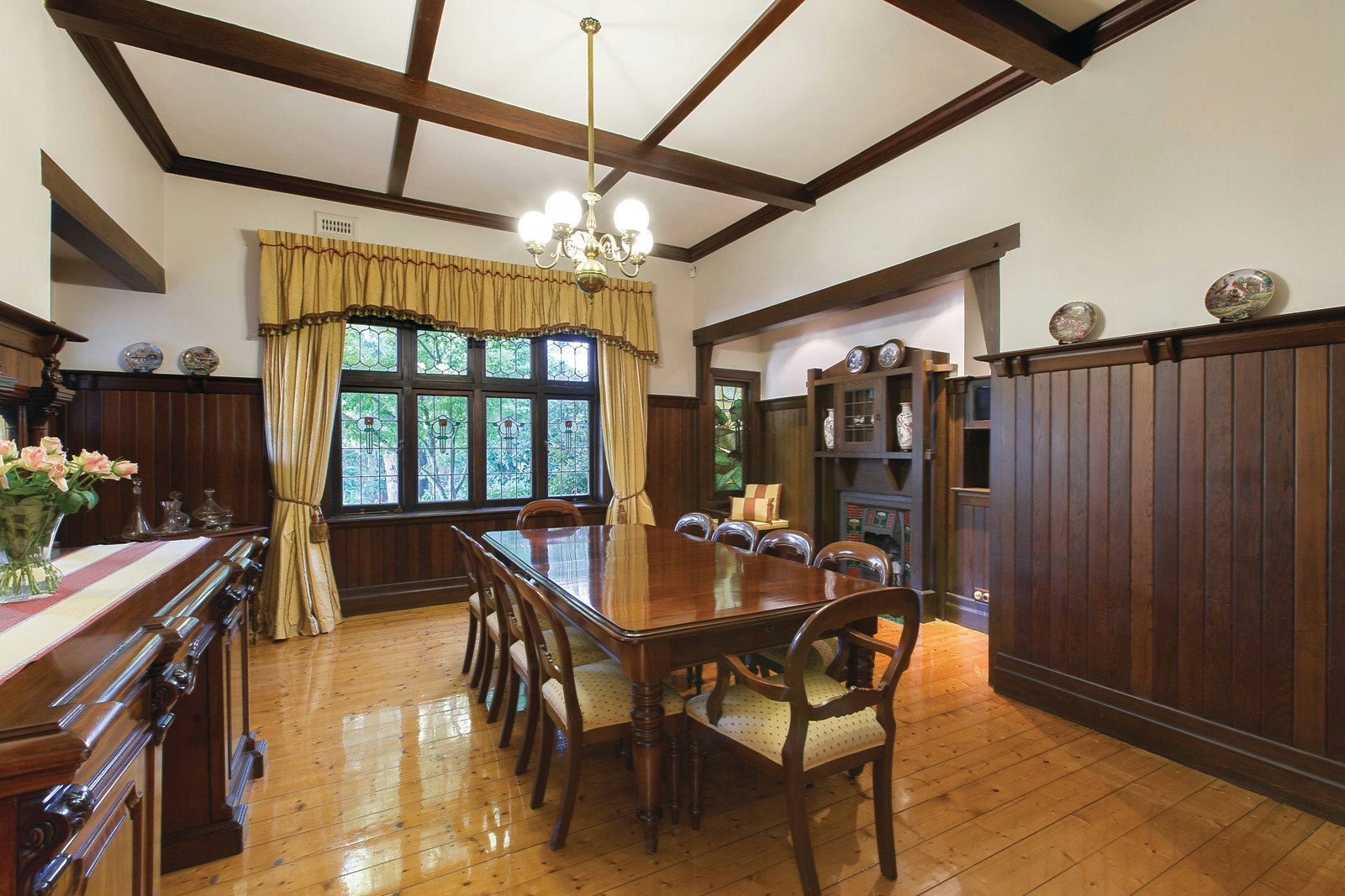 31 Mangarra Road, Canterbury, VIC