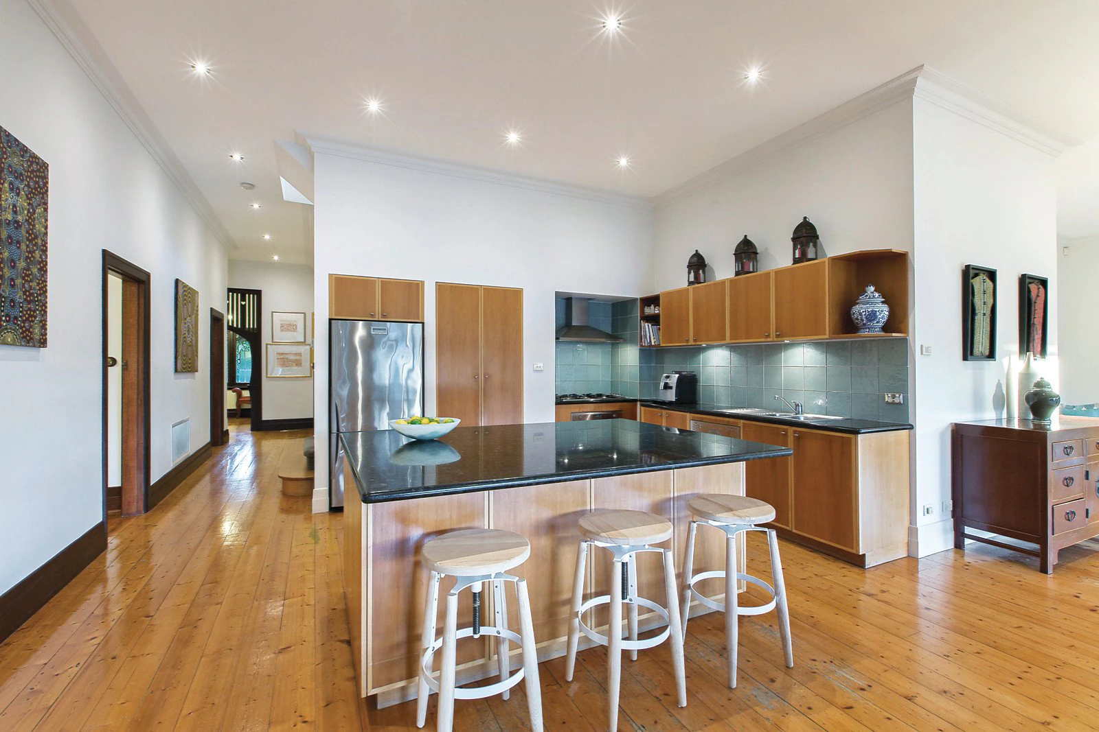 31 Mangarra Road, Canterbury, VIC