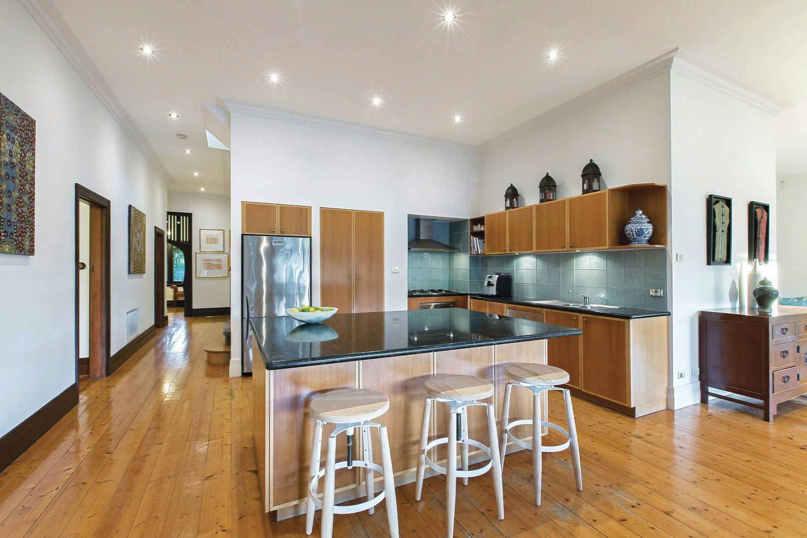 31 Mangarra Road, Canterbury, VIC