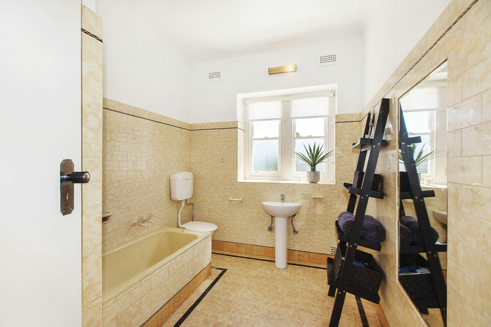 10 Westbourne Grove, Camberwell, VIC