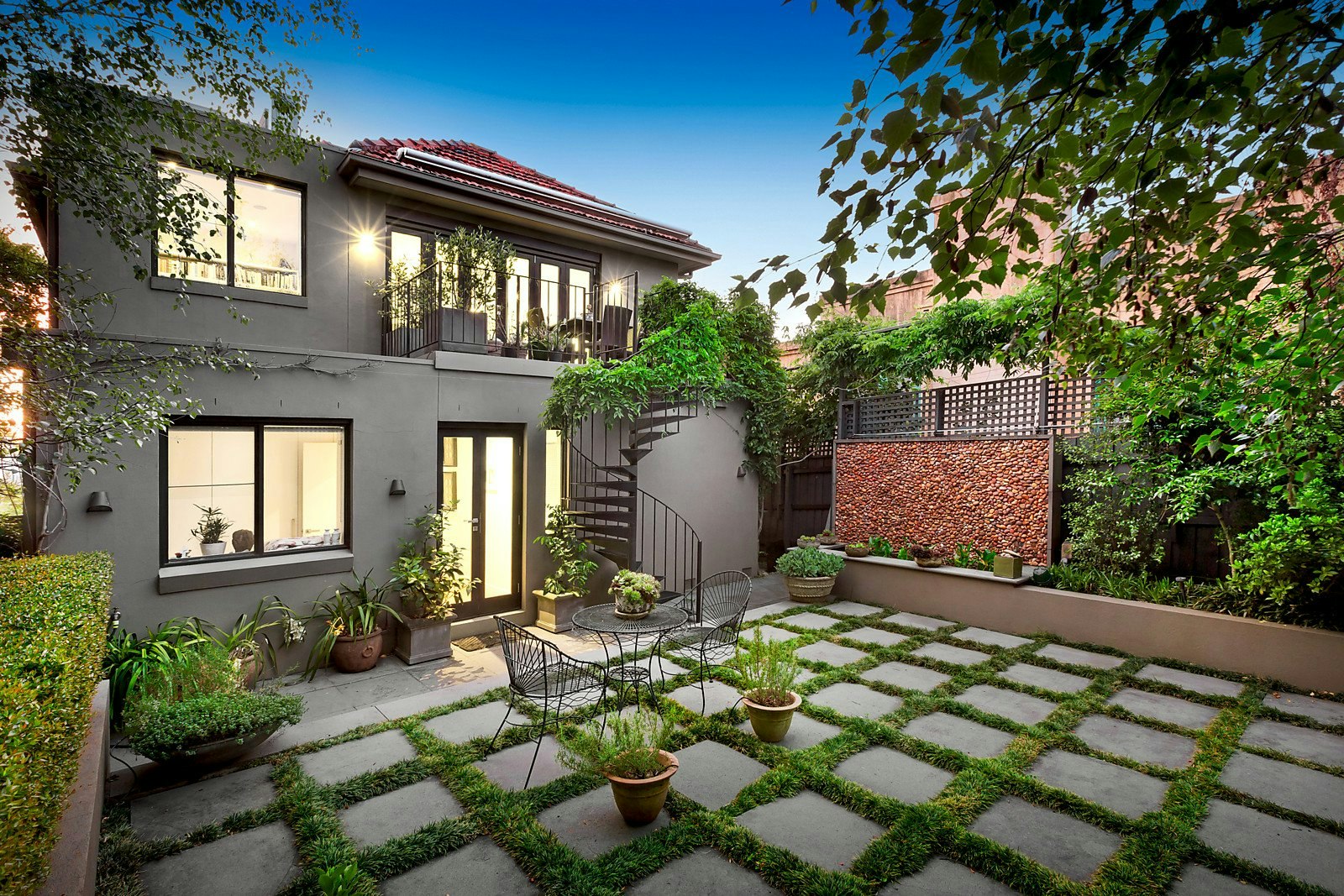 8 Mathoura Road, Toorak, VIC