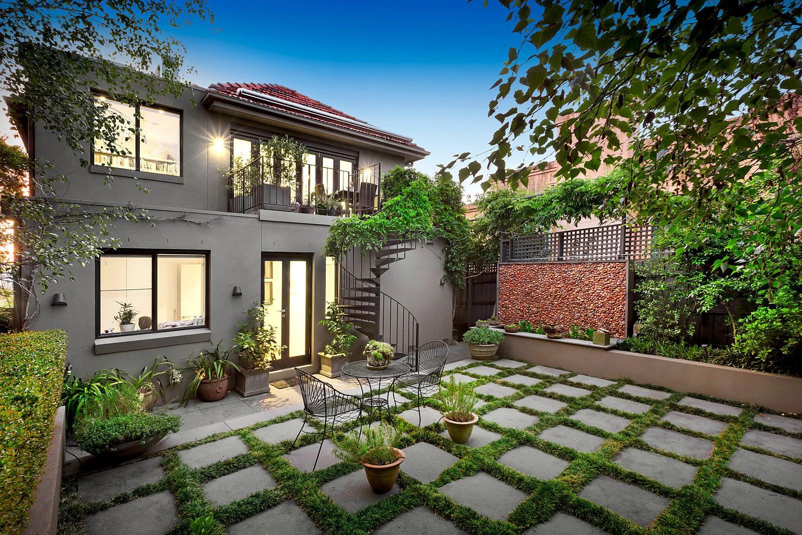 8 Mathoura Road, Toorak, VIC
