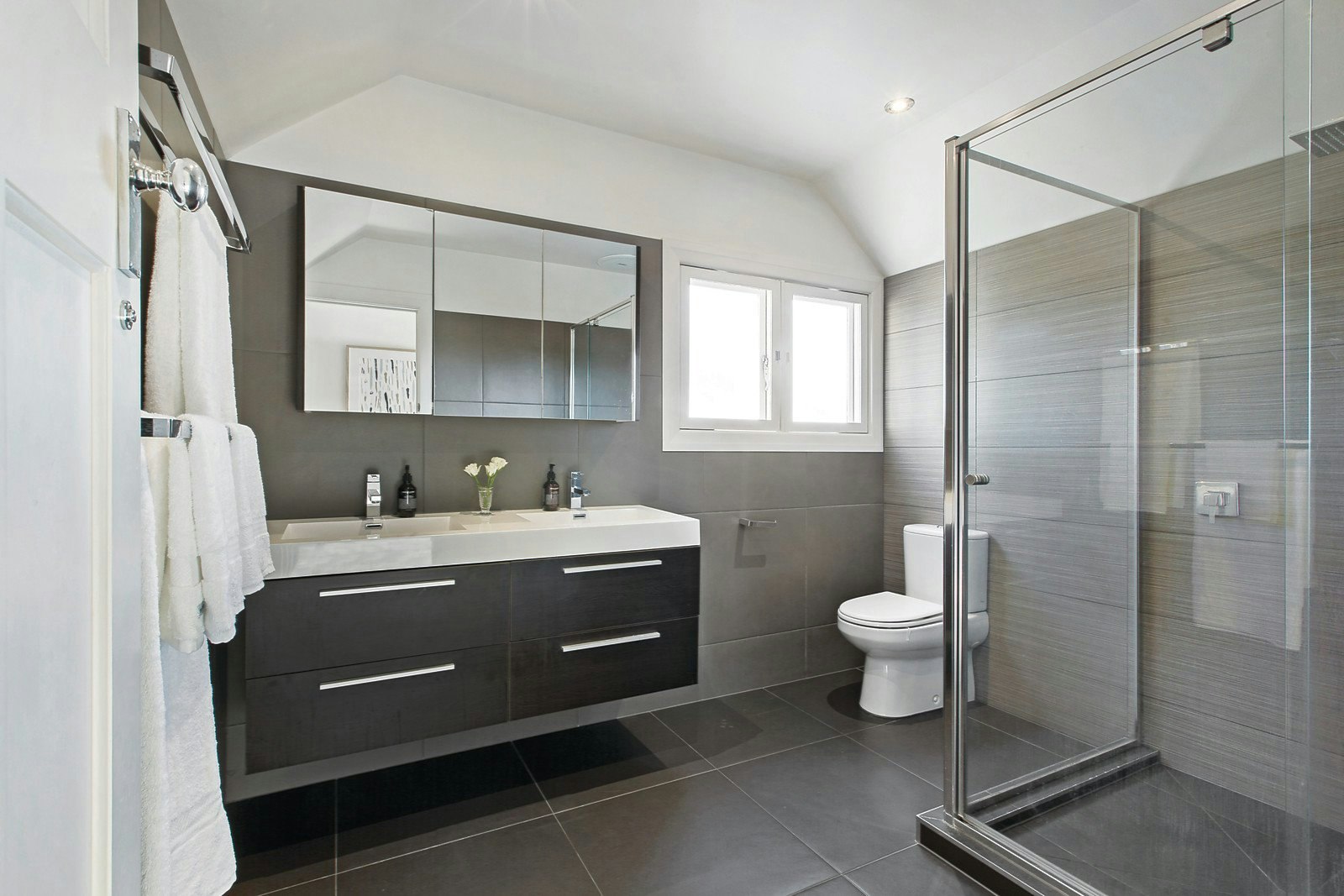 31 Mangarra Road, Canterbury, VIC