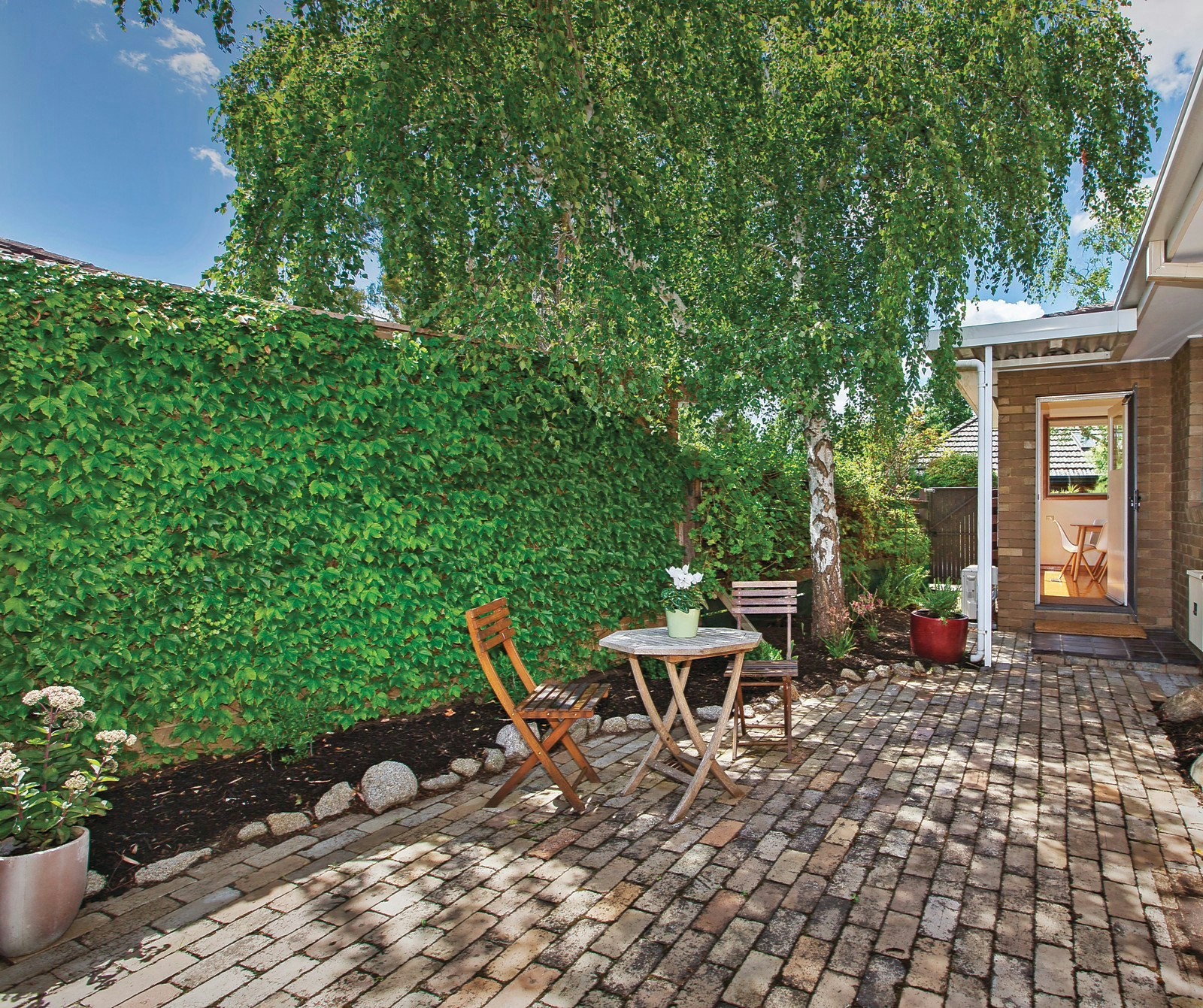 1/9 Balmoral Crescent, Surrey Hills, VIC