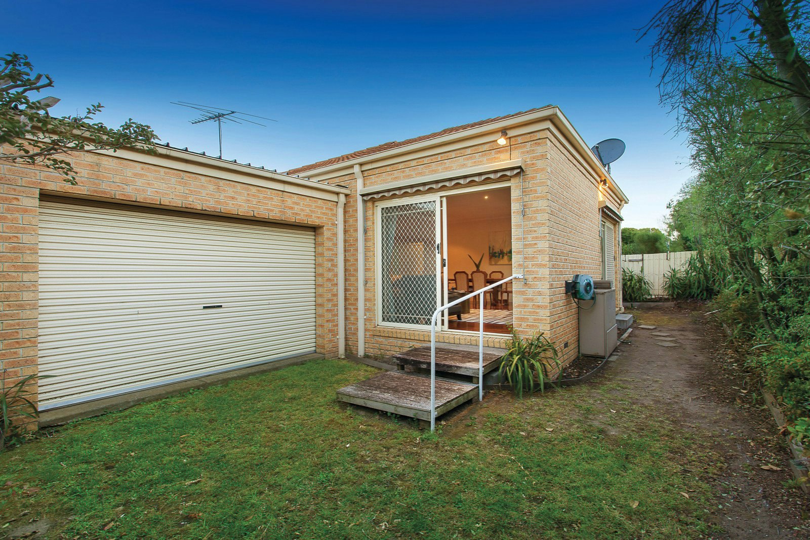 2/9 Hillview Avenue, Mount Waverley, VIC