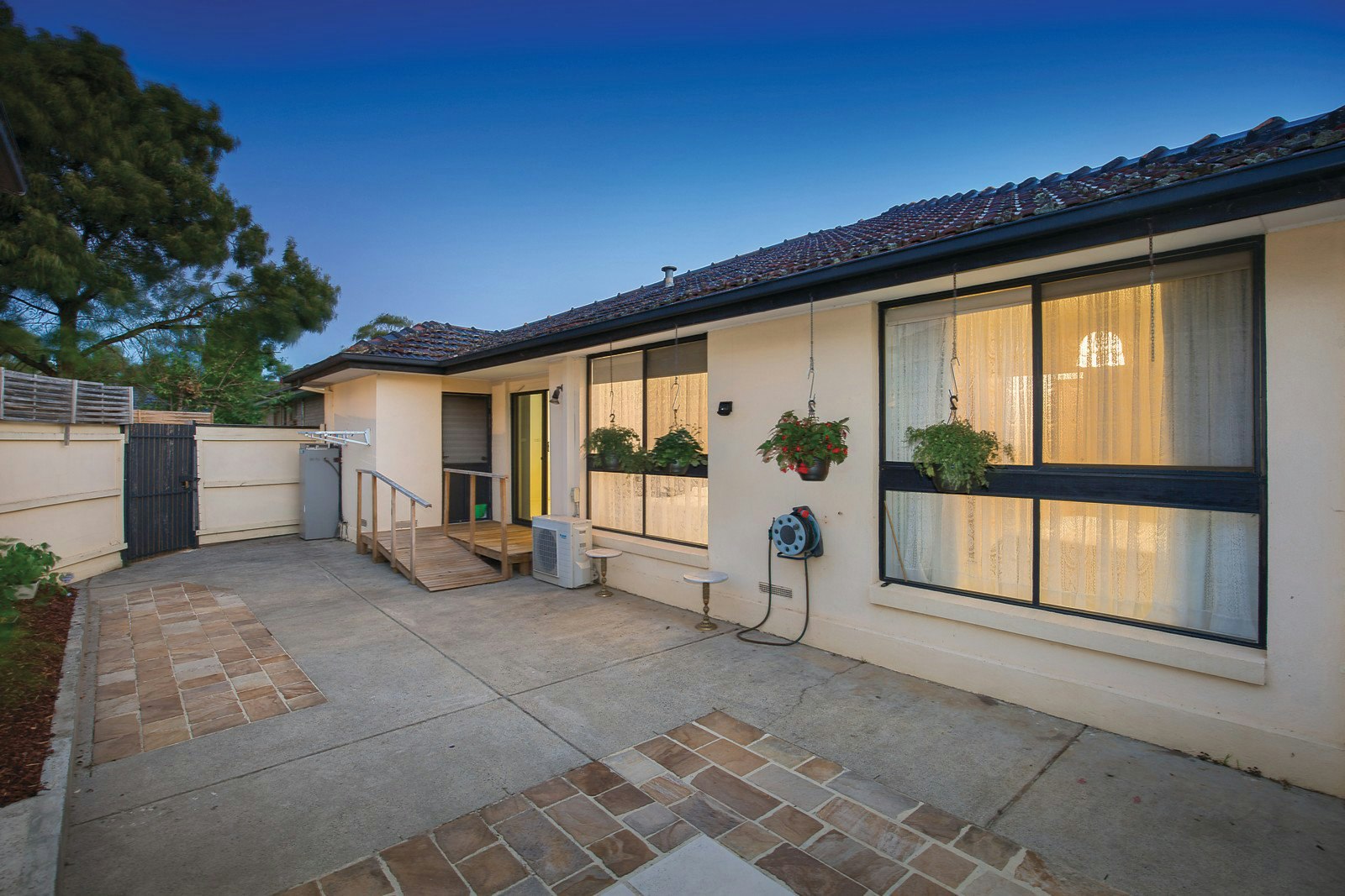 1/3 Churcher Court, Mount Waverley, VIC