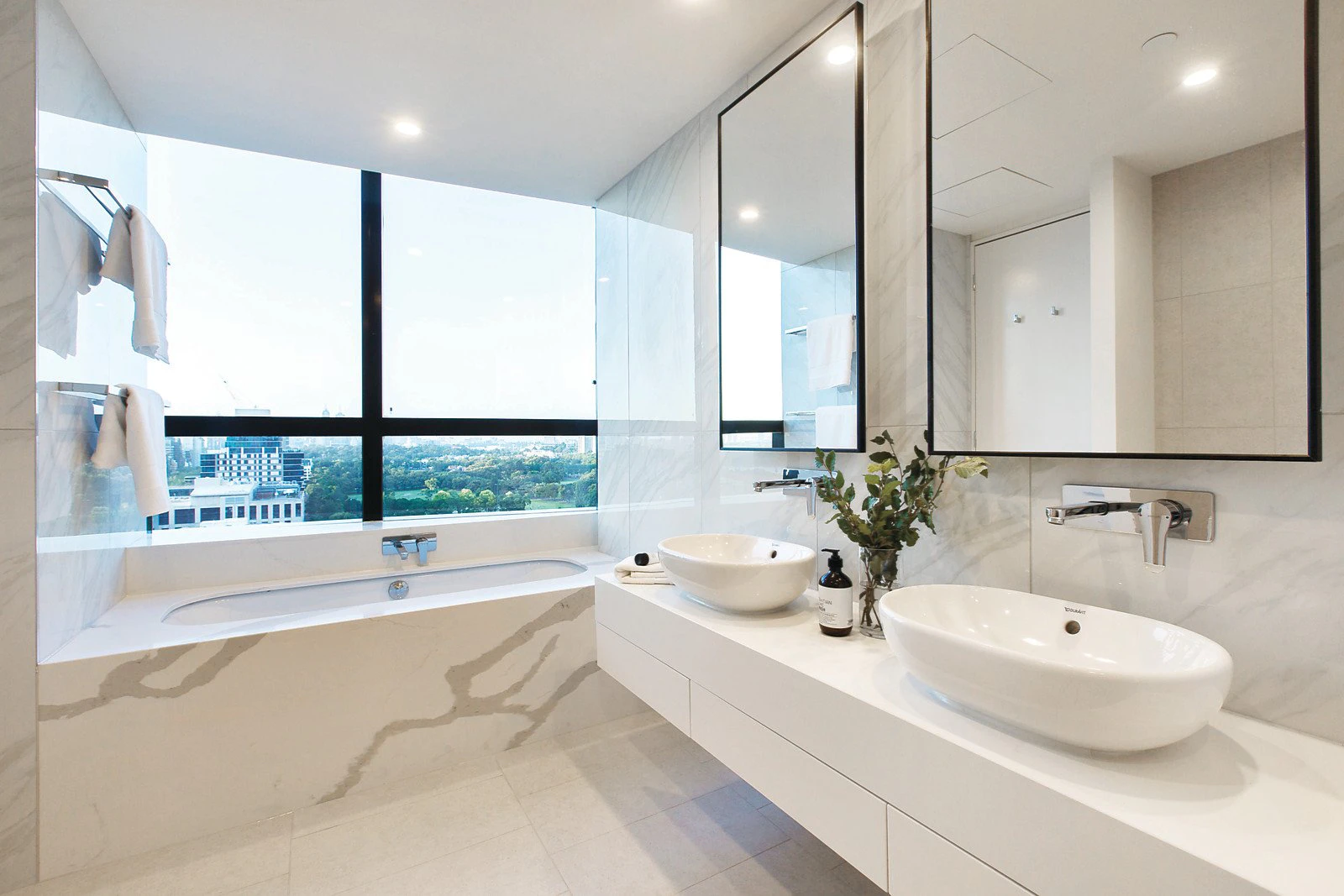 1615/555-557 St Kilda Road, Melbourne, VIC