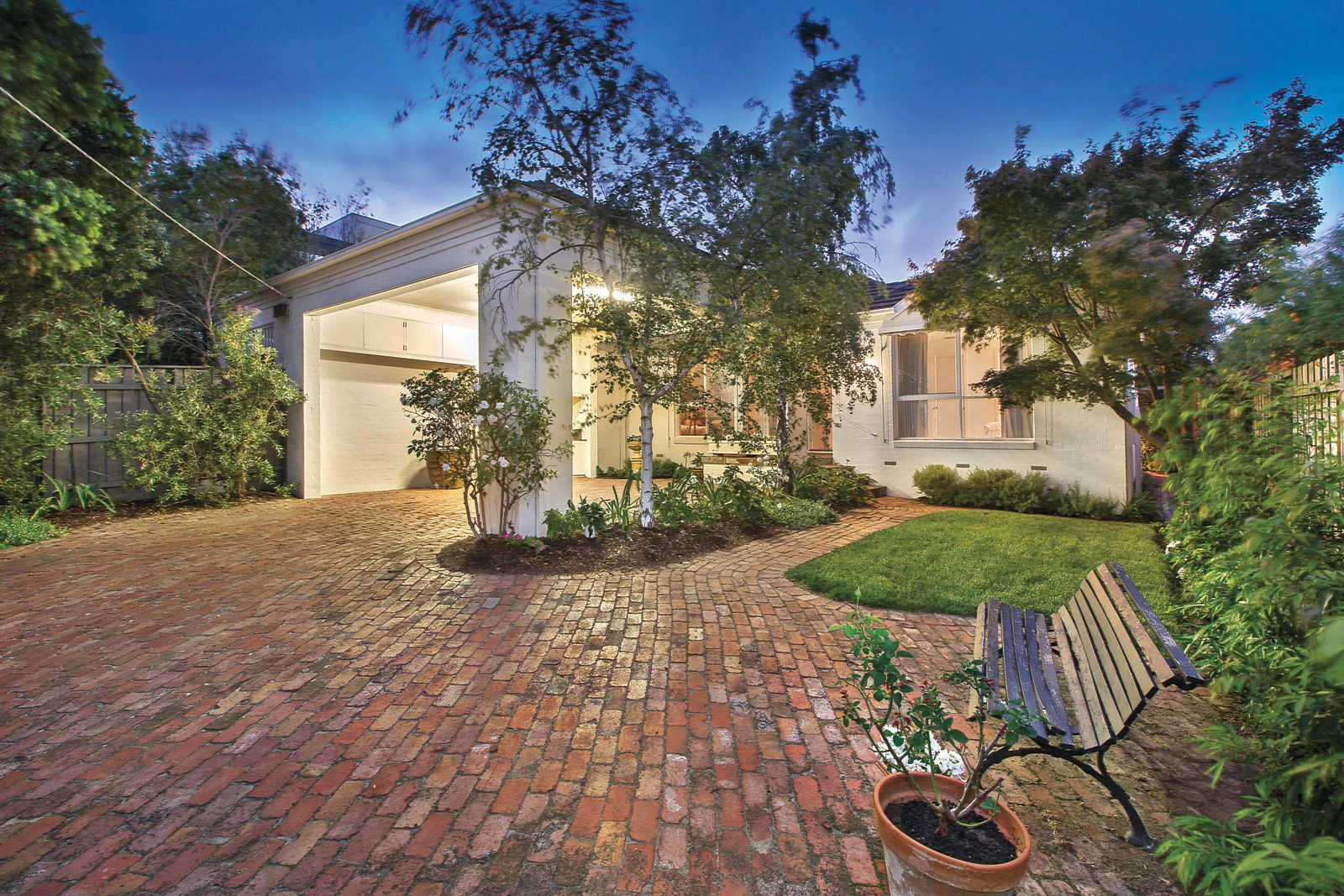 2/1 Hartwood Street, Kew East, VIC