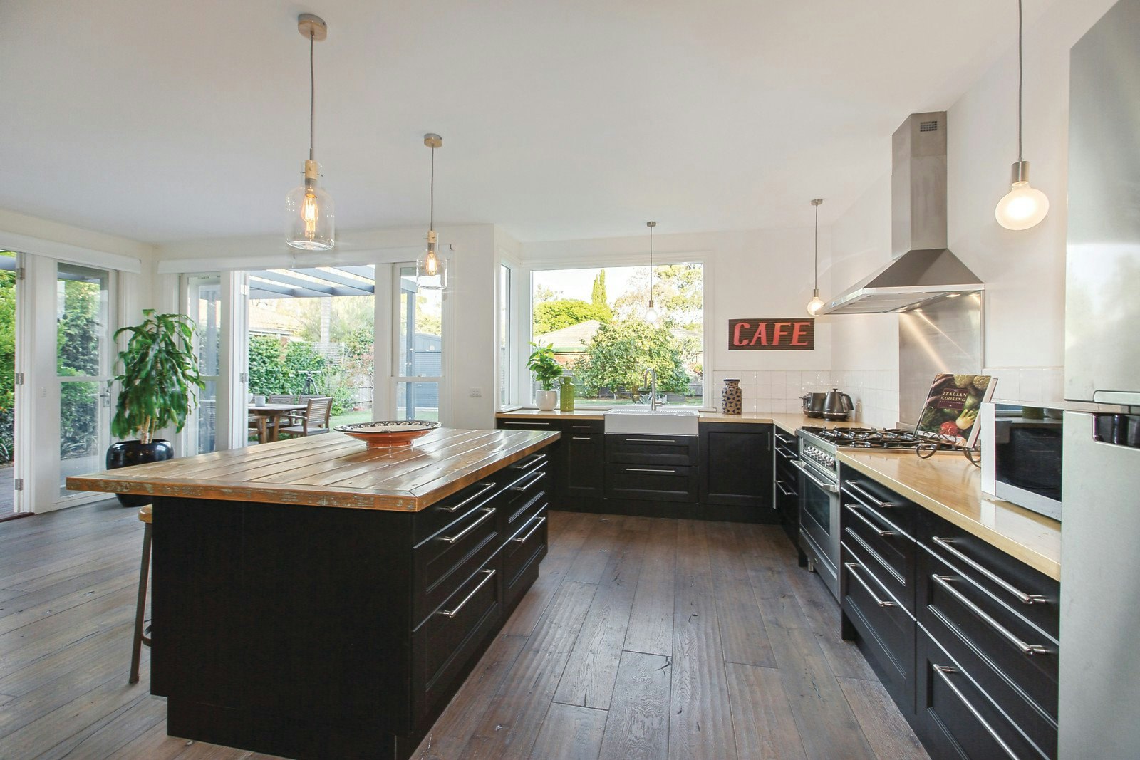 16 Foam Street, Hampton, VIC