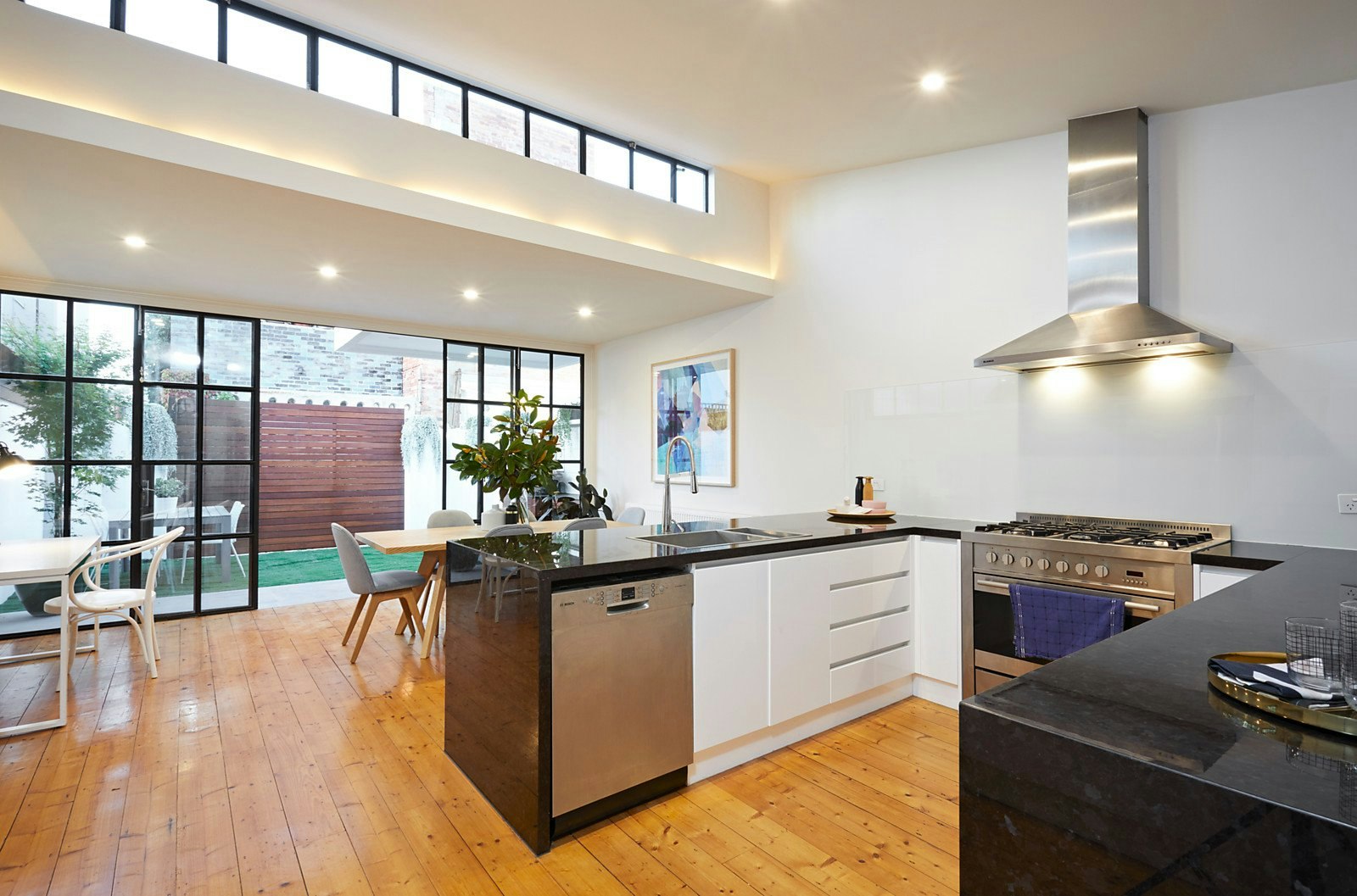 168 Napier Street, South Melbourne, VIC