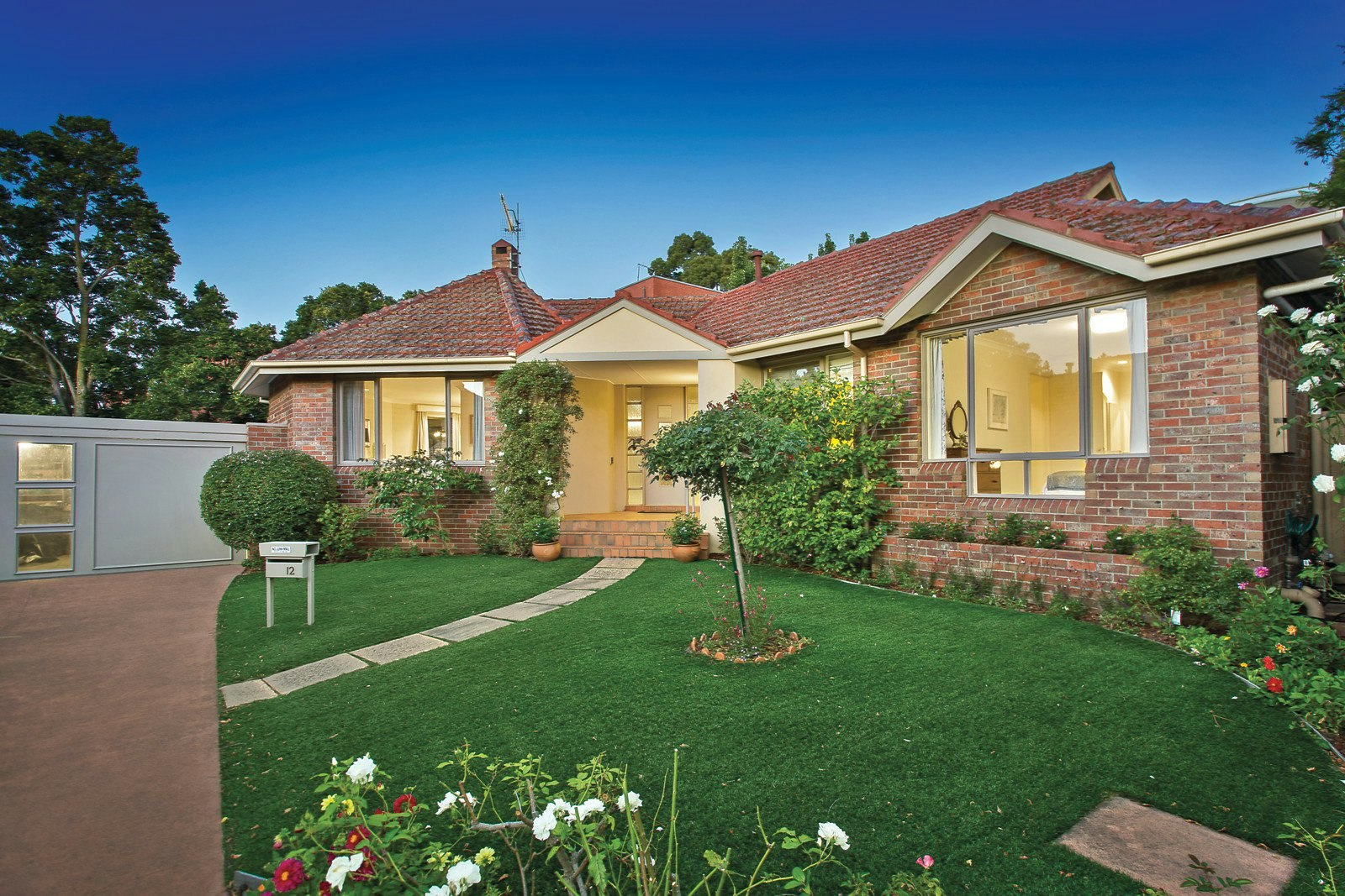 12 St Anthony's Place, Kew, VIC