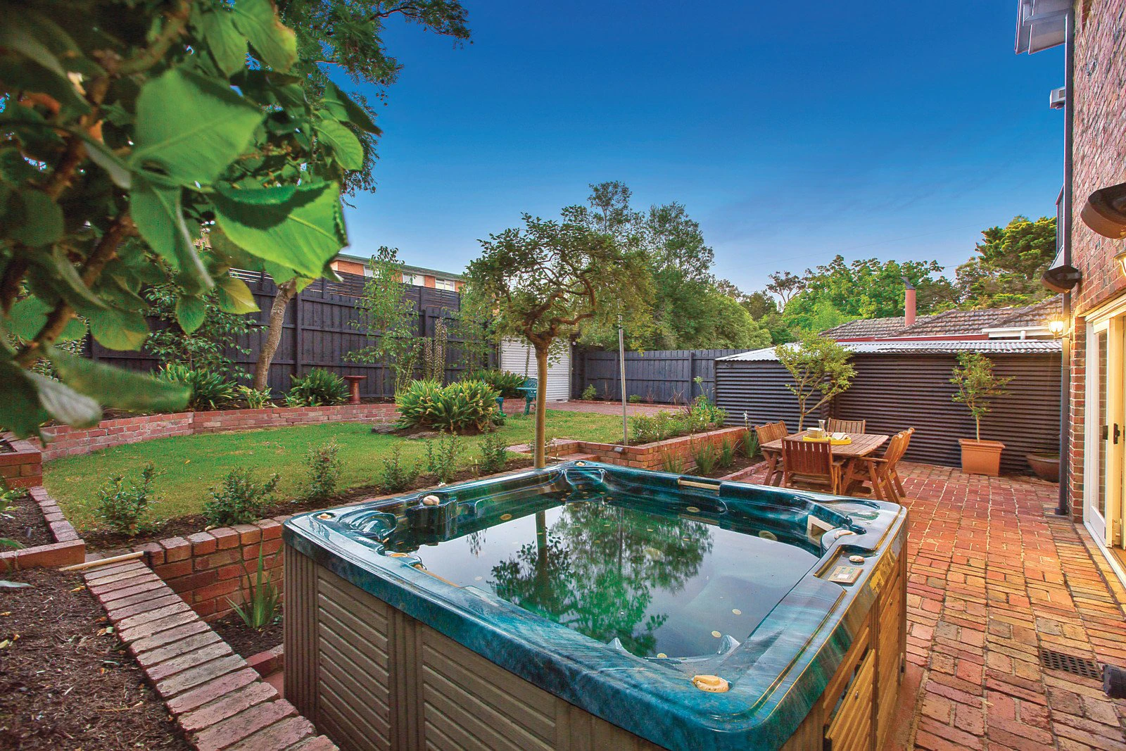 17 Allaville Avenue, Glen Iris, VIC