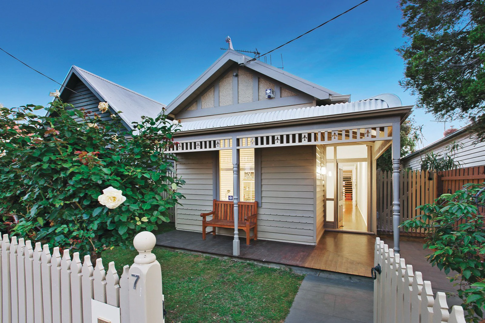 7 Cambridge Street, Caulfield North, VIC