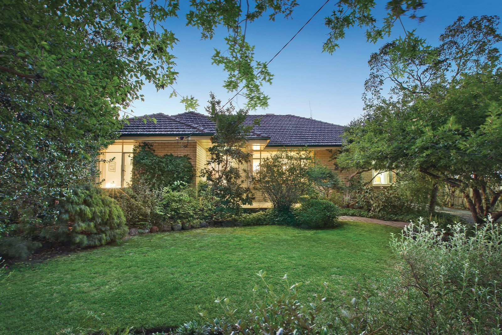 13 Bruce Street, Malvern East, VIC