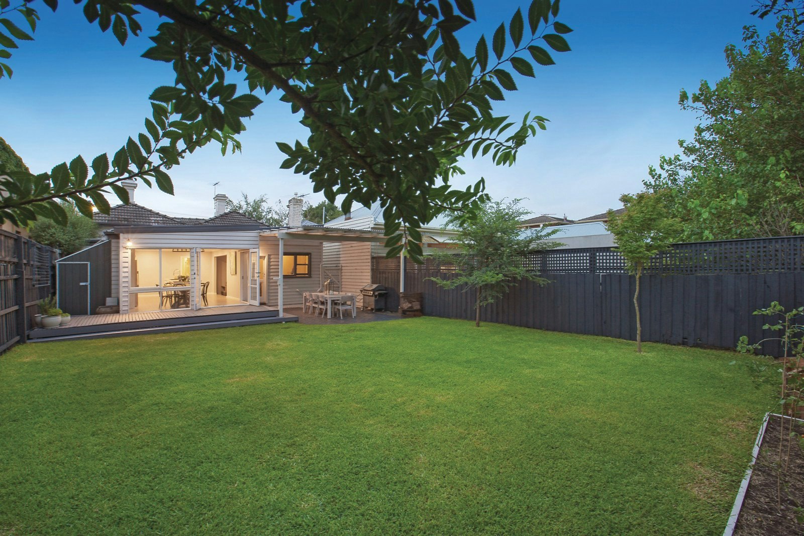 16 Gladstone Avenue, Armadale, VIC