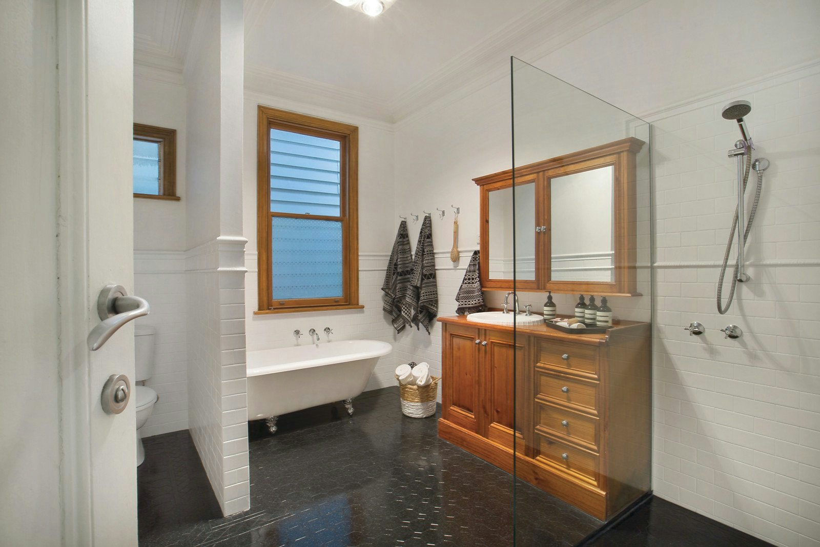 16 Gladstone Avenue, Armadale, VIC