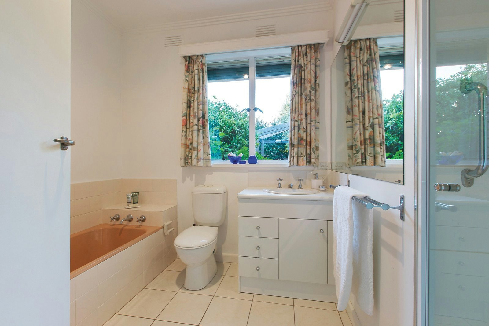 13 Bruce Street, Malvern East, VIC