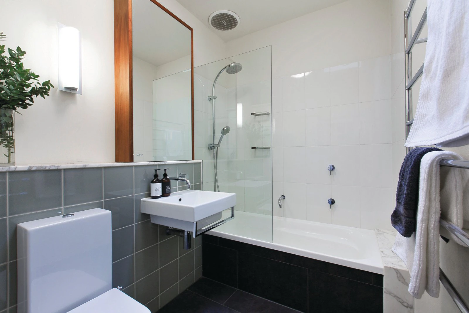 2 Foster Street, St Kilda, VIC