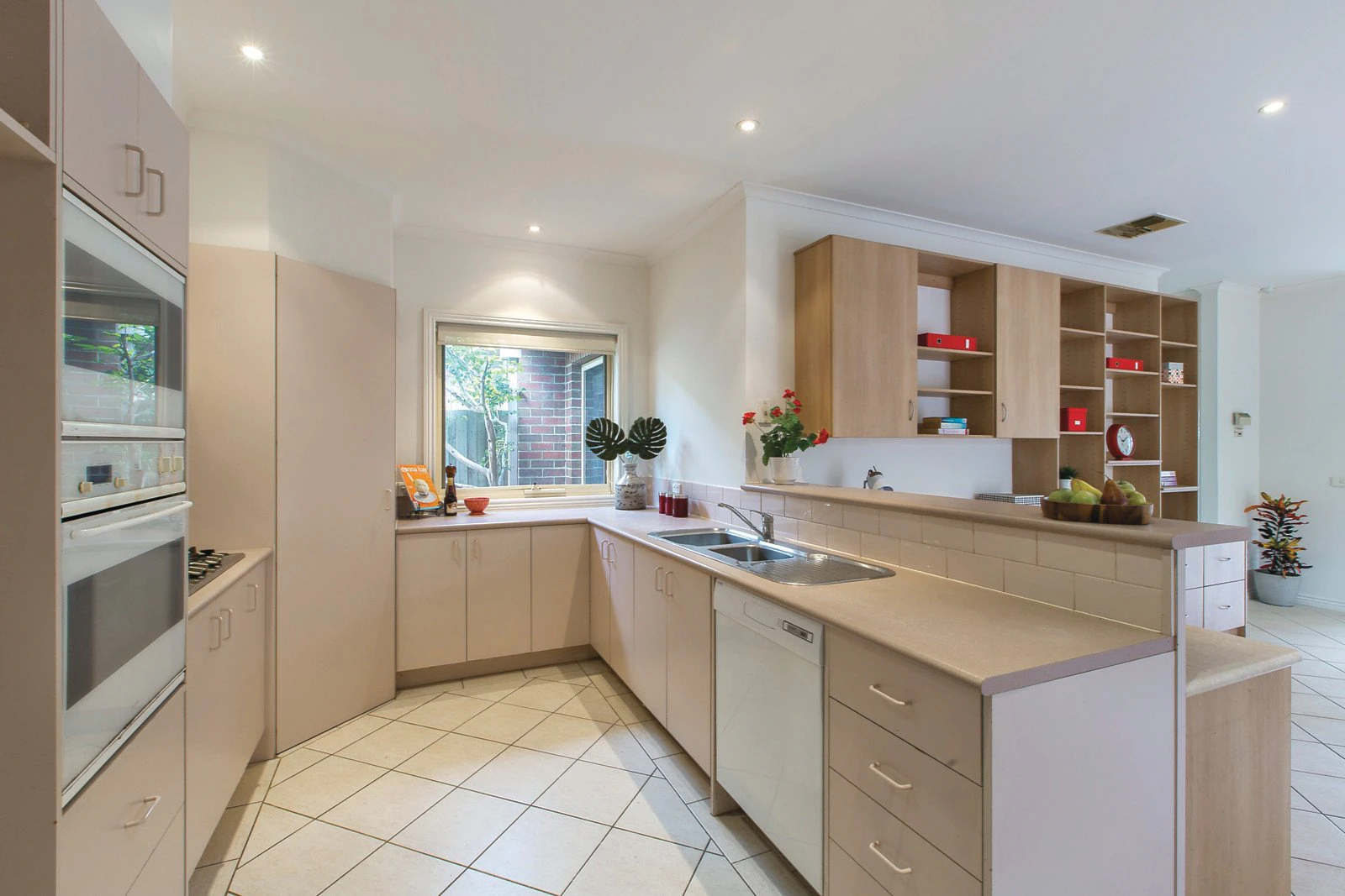 28 Vaughan Crescent, Kew, VIC