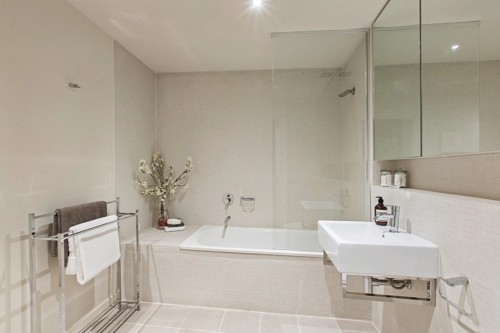 13/561 Glenferrie Road, Hawthorn, VIC
