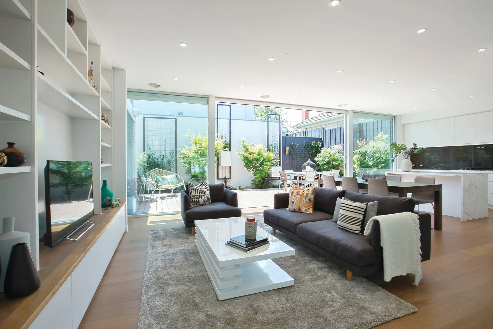 9 Banks Avenue, Hampton, VIC