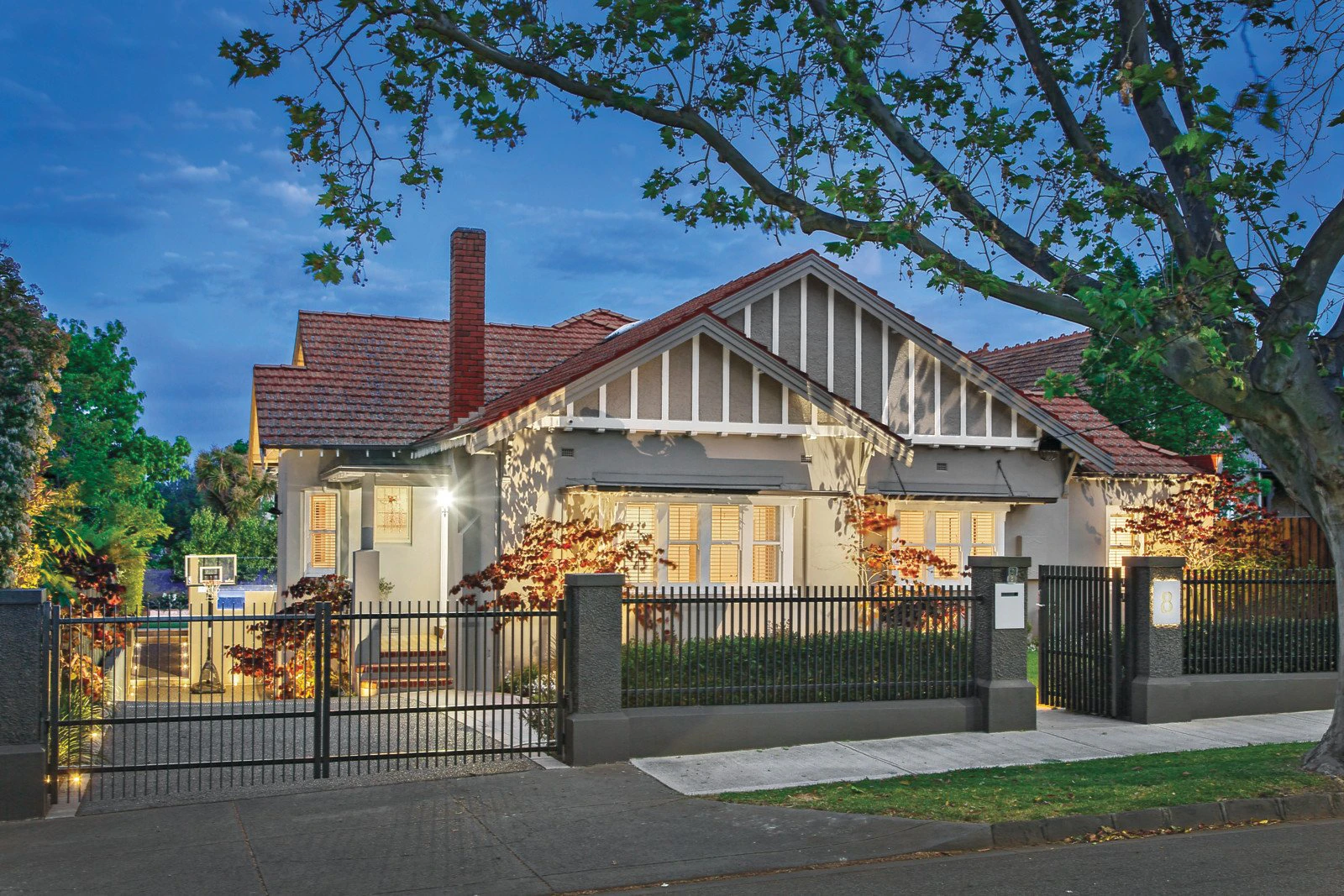 8 Ash Grove, Malvern East, VIC