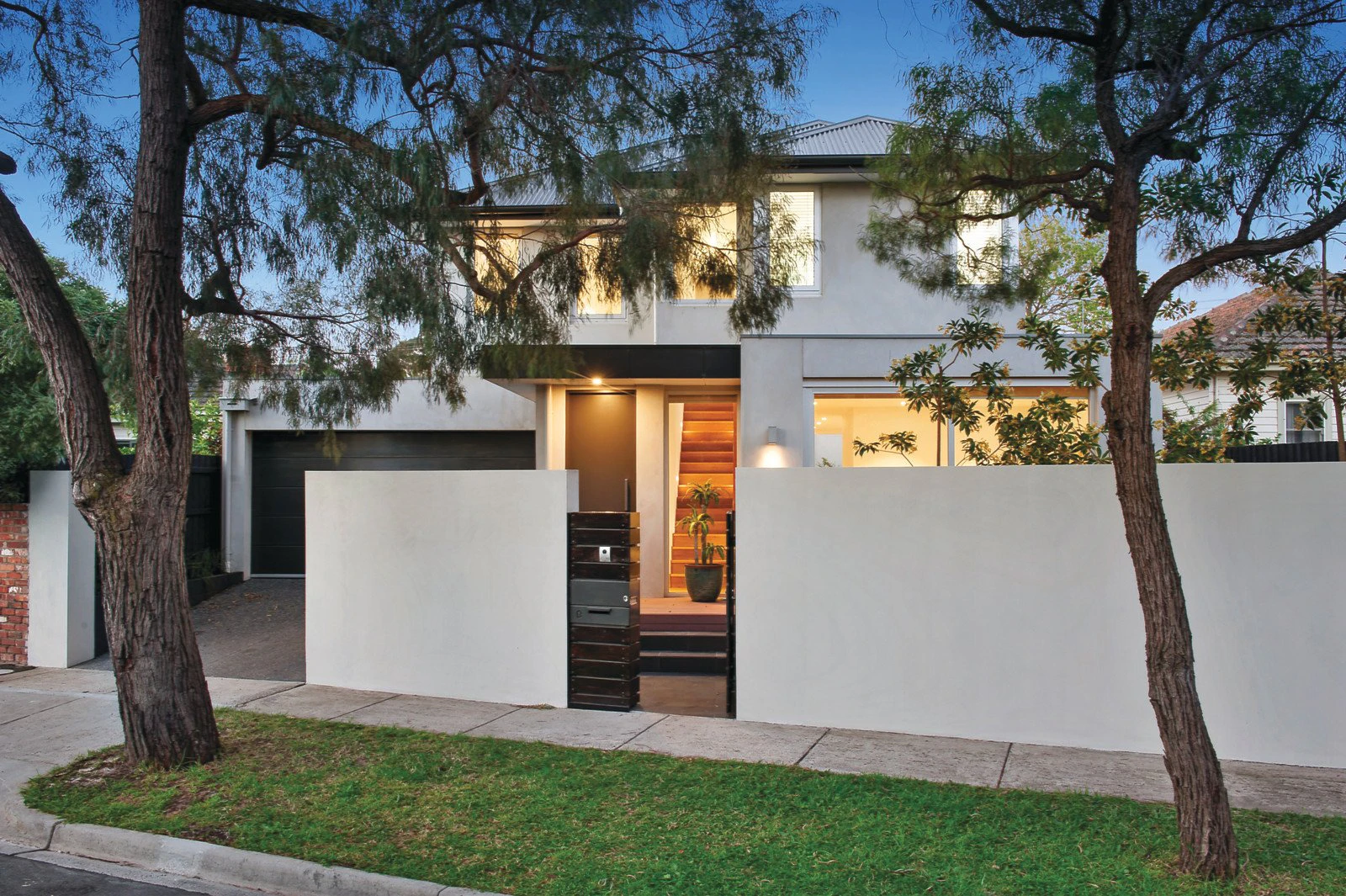 9 Banks Avenue, Hampton, VIC