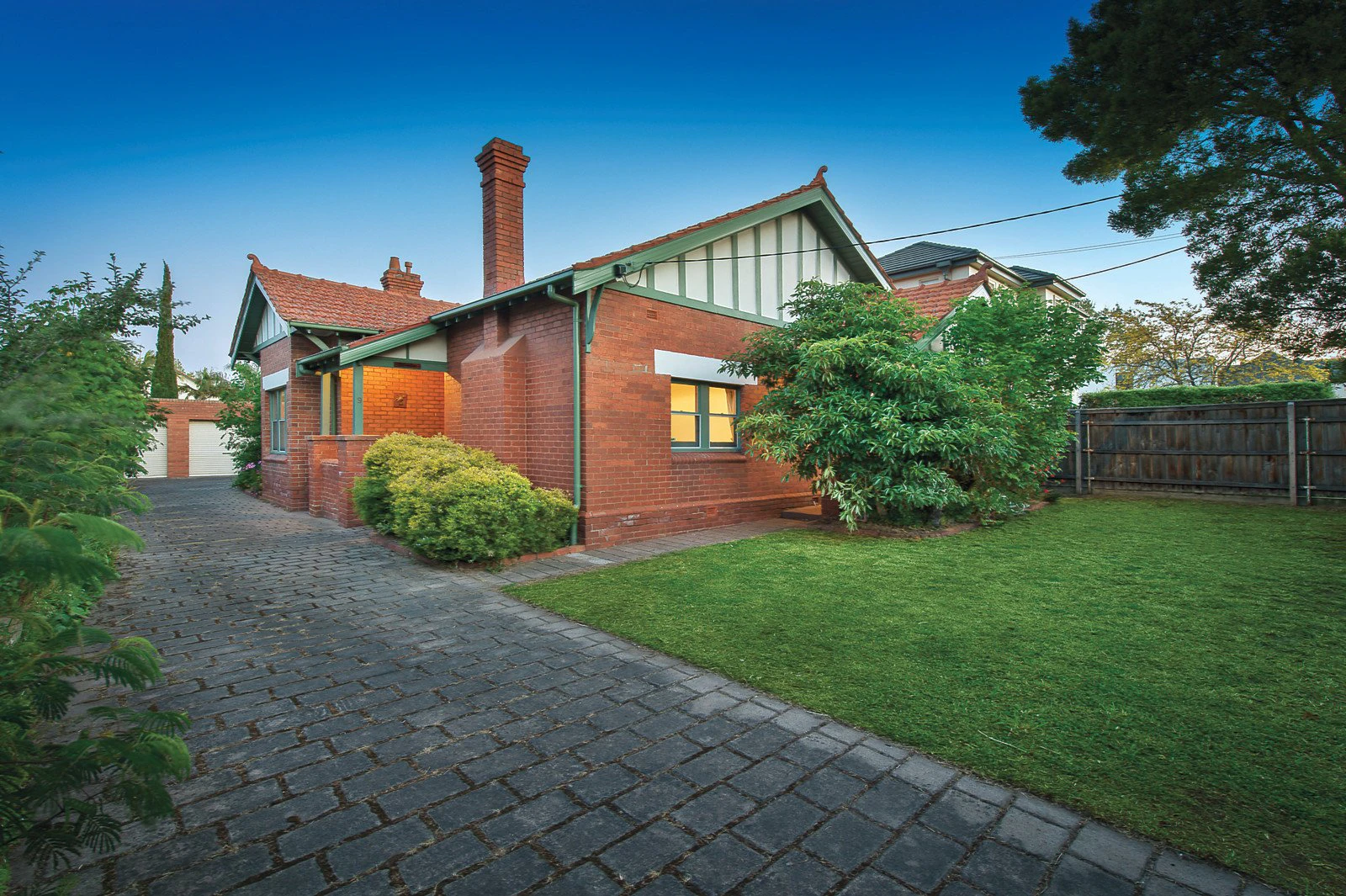 9 Holmwood Avenue, Brighton, VIC
