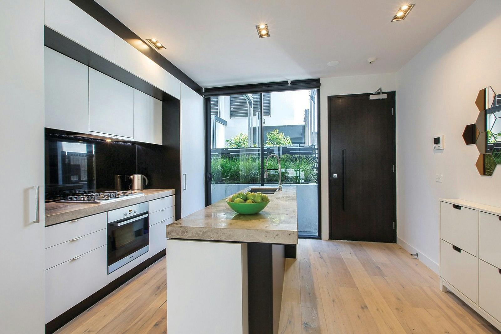 10/1810 Malvern Road, Malvern East, VIC