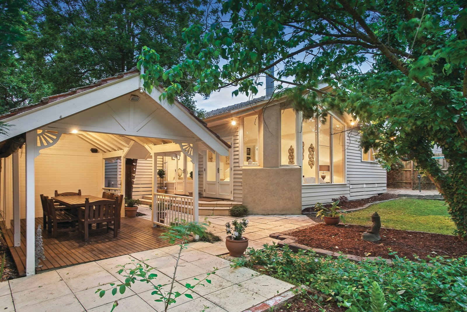 16 Callanish Road, Camberwell, VIC