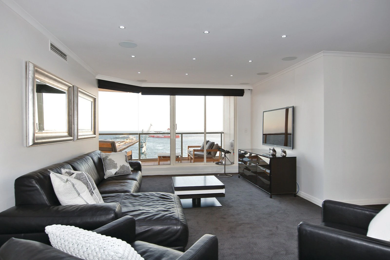 1001/107 Beach Street, Port Melbourne, VIC