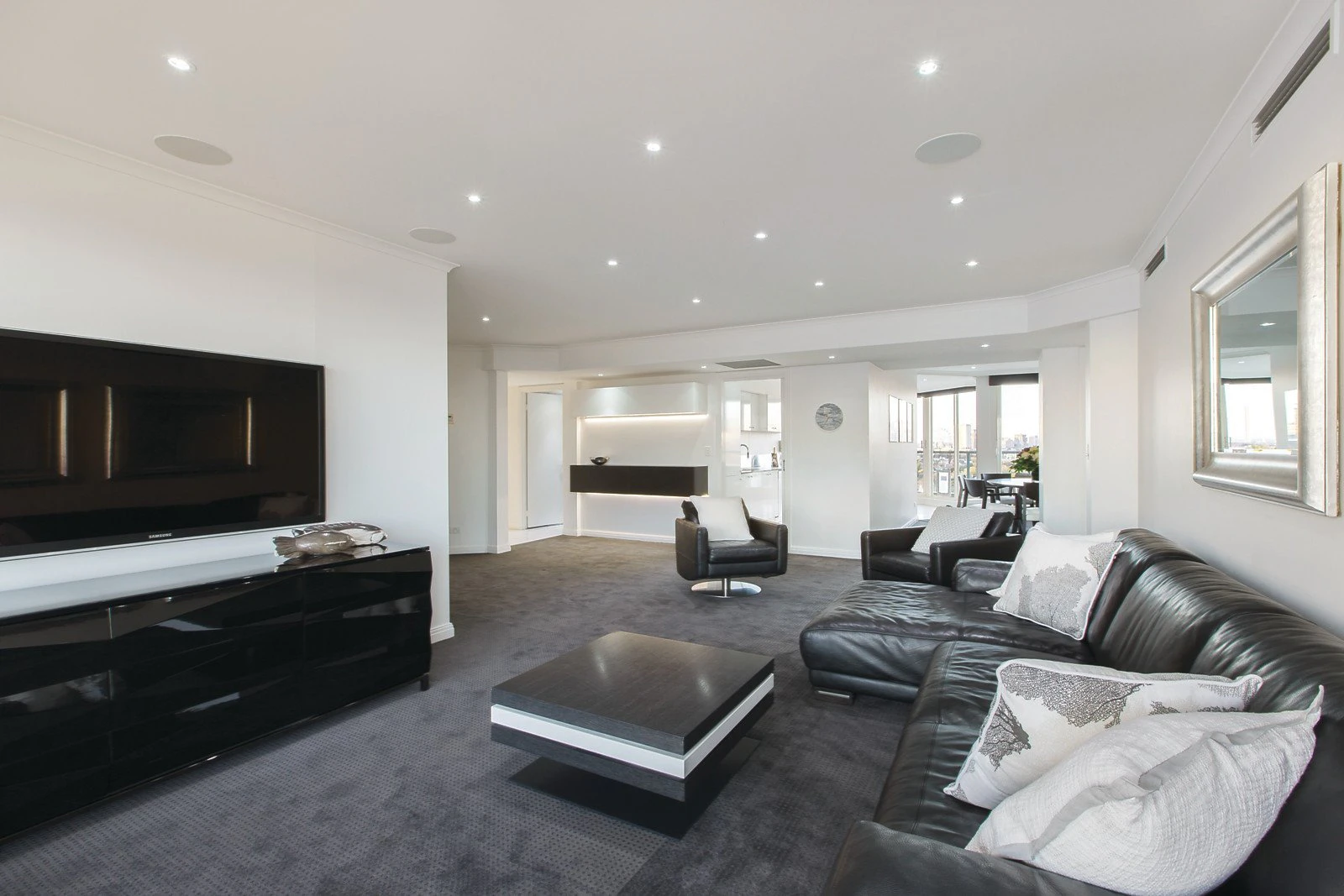 1001/107 Beach Street, Port Melbourne, VIC